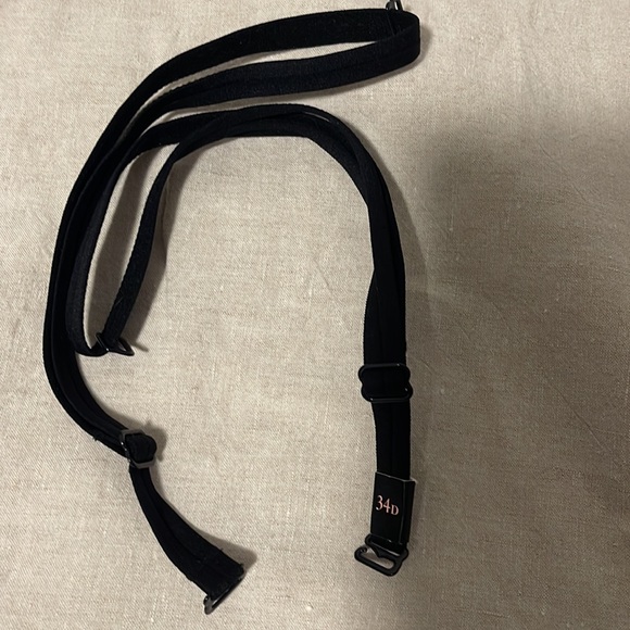 Victoria secret black bra - adjustable from strapless to strapped. - Picture 3 of 3